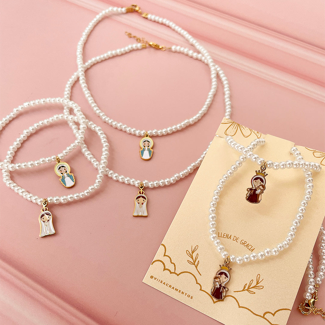 White Pearl Necklace and Bracelet Set with the Virgin Child Medal