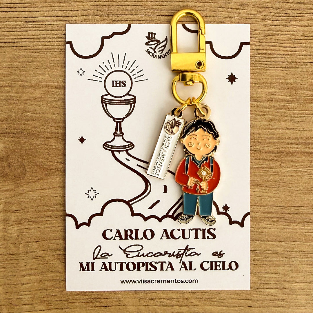 Carlo Acutis enamel keychain charm with carabiner clasp on illustrated presentation card — VII Sacramentos Catholic gifts from Colombia