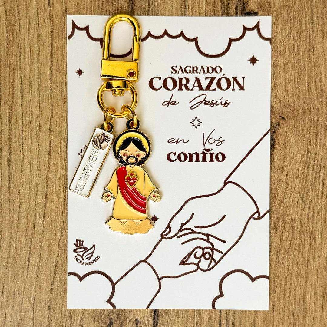 Sacred Heart of Jesus Keychain / Llavero Sagrado Corazón enamel keychain charm with carabiner clasp on illustrated presentation card — VII Sacramentos Catholic gifts from Colombia