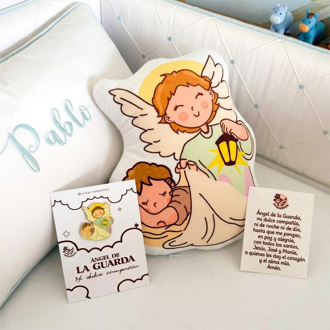 Guardian Angel Catholic gift set with pillow and enamel pin — baptism and baby shower gift by VII Sacramentos Colombia