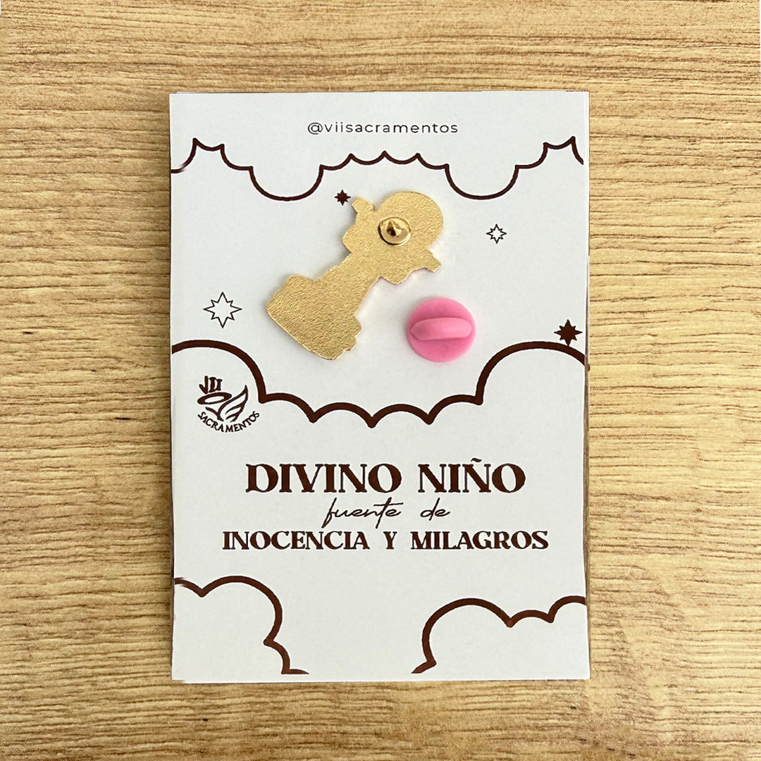 Divine Child Jesus enamel pin Divino Niño Catholic pin kawaii style VII Sacramentos handmade resin coated 3.2 cm devotional jewelry