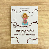 Divine Child Jesus enamel pin Divino Niño Catholic pin kawaii style VII Sacramentos handmade resin coated 3.2 cm devotional jewelry